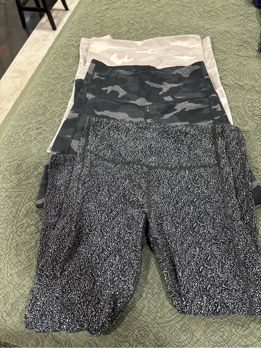 Athleta Black & Gray Patterned Active Leggings